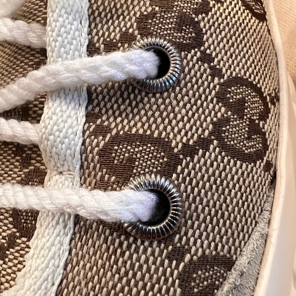 Gucci Men’s GG Canavs low top sneakers. Size 11 - Picture 5 of 16